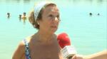Los turistas pasan el calor extreme&ntilde;o en el agua