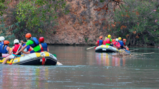Rafting en el Cañón de Almadenes con visita a dos cuevas y reportaje fotográfico