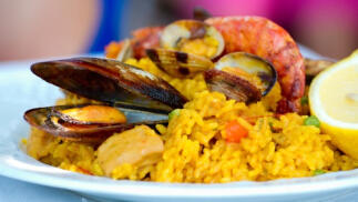 Club Naútico Los Urrutias: Menú con entrante, arroz o caldero, postre y bebida